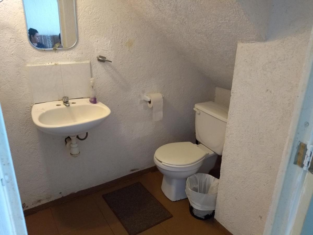 La Duquesa, Bonita Alberca, Casi En La Puerta, Wifi, Agradable, Tranquilidad Case de vacanță *